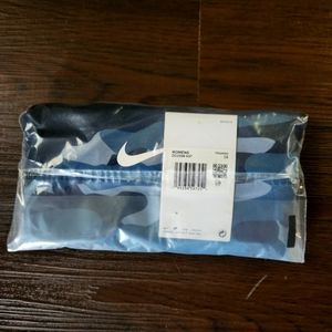 Women’s Plus Size 1X Nike Swoosh Medium Support Non Padded Sports Bra blue $40